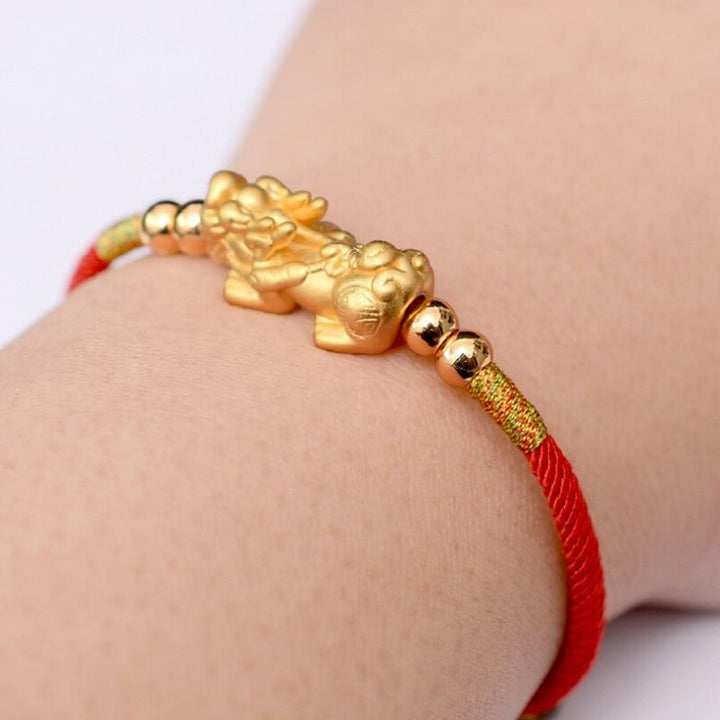 Feng Shui Piyao Wealth Bracelet – Red/Black String